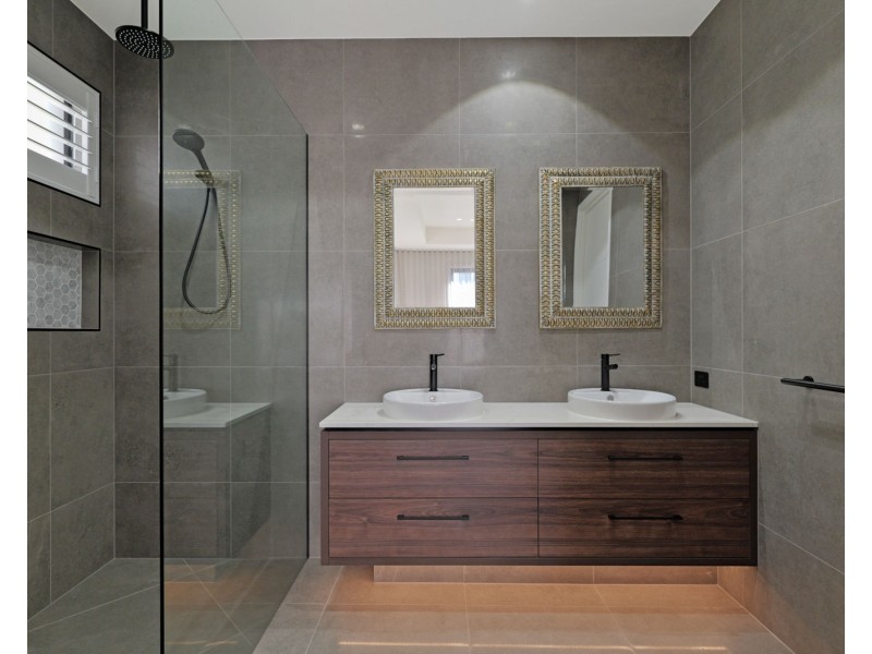 10 Arlington Drive, Pelican Waters QLD 4551