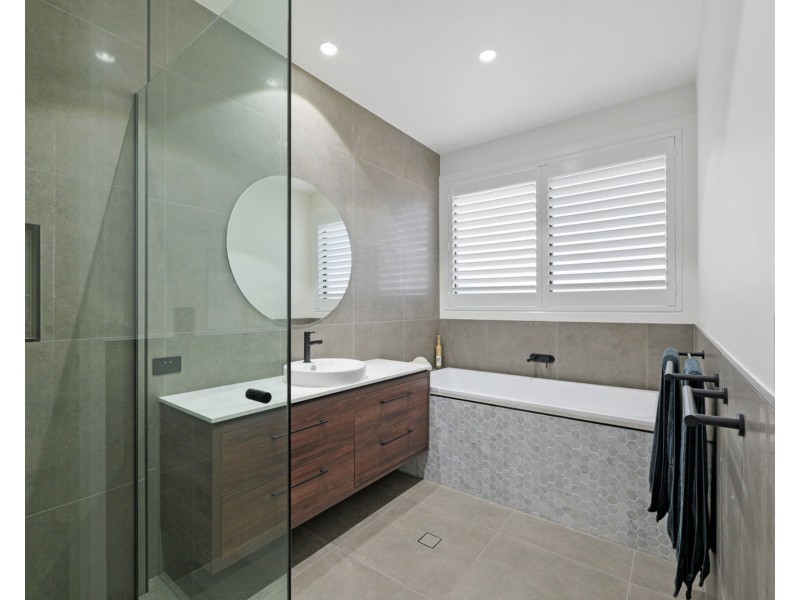 10 Arlington Drive, Pelican Waters QLD 4551