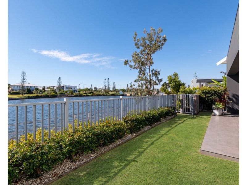 10 Arlington Drive, Pelican Waters QLD 4551