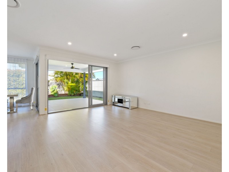 17 Marina View Drive, Pelican Waters QLD 4551