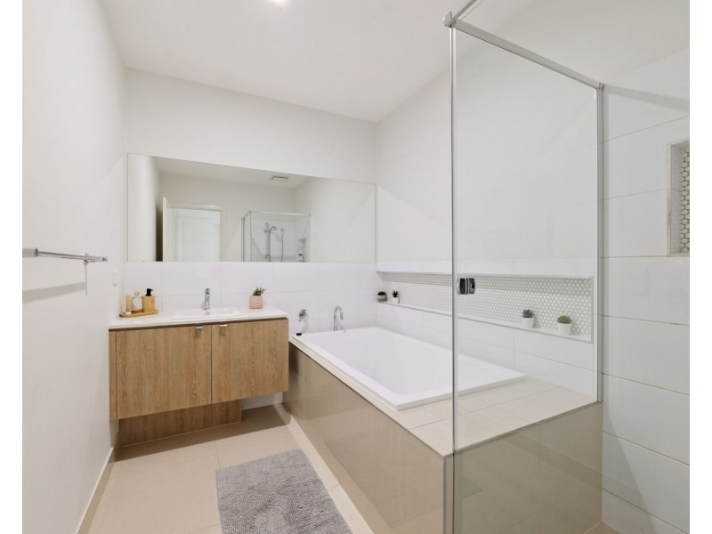 17 Marina View Drive, Pelican Waters QLD 4551