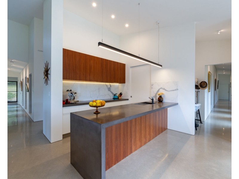 2 Simons Road, Towen Mountain QLD 4560