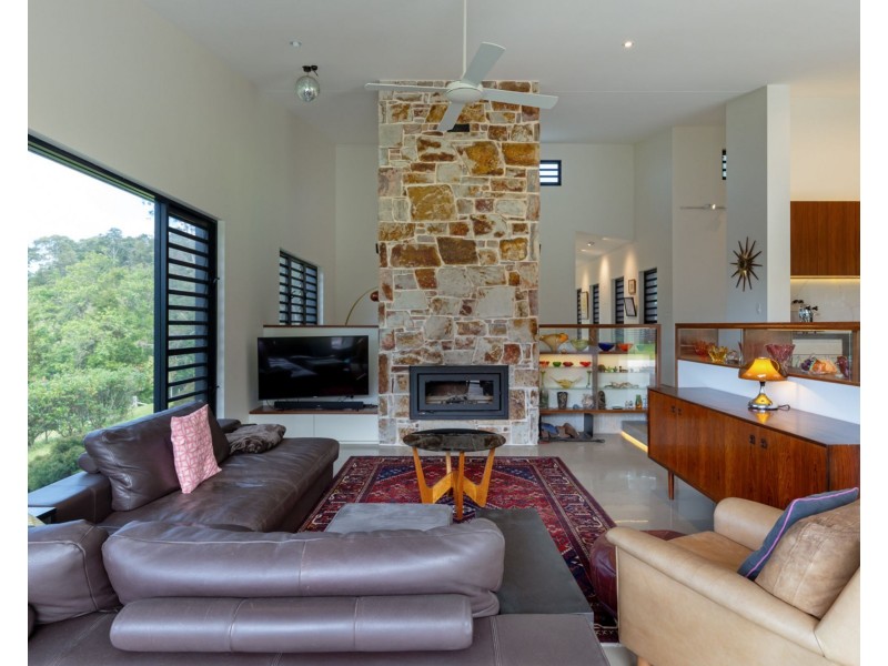 2 Simons Road, Towen Mountain QLD 4560