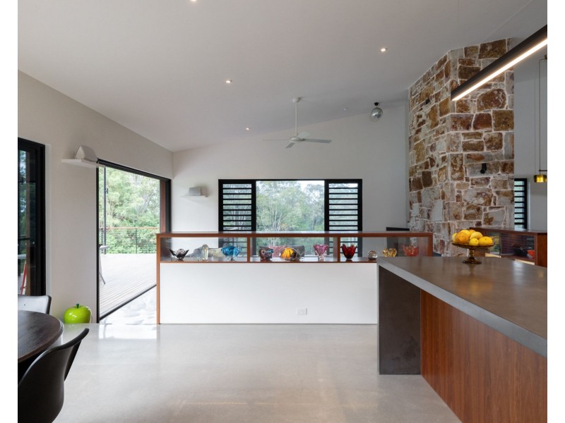 2 Simons Road, Towen Mountain QLD 4560