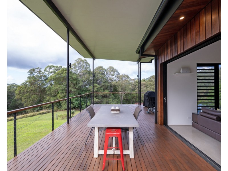 2 Simons Road, Towen Mountain QLD 4560