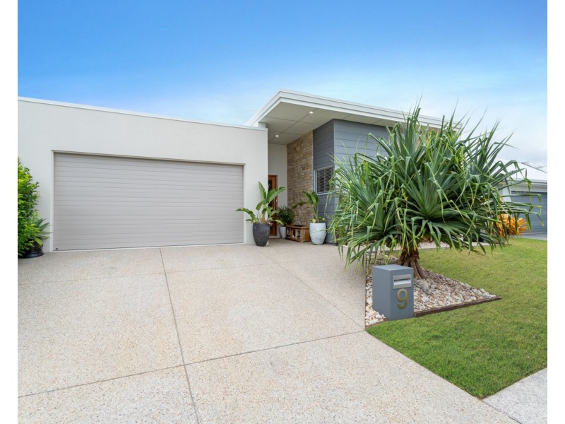 9 Warrego Drive, Pelican Waters QLD 4551