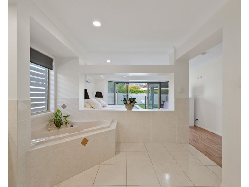 5 Campbellville Circuit, Pelican Waters QLD 4551