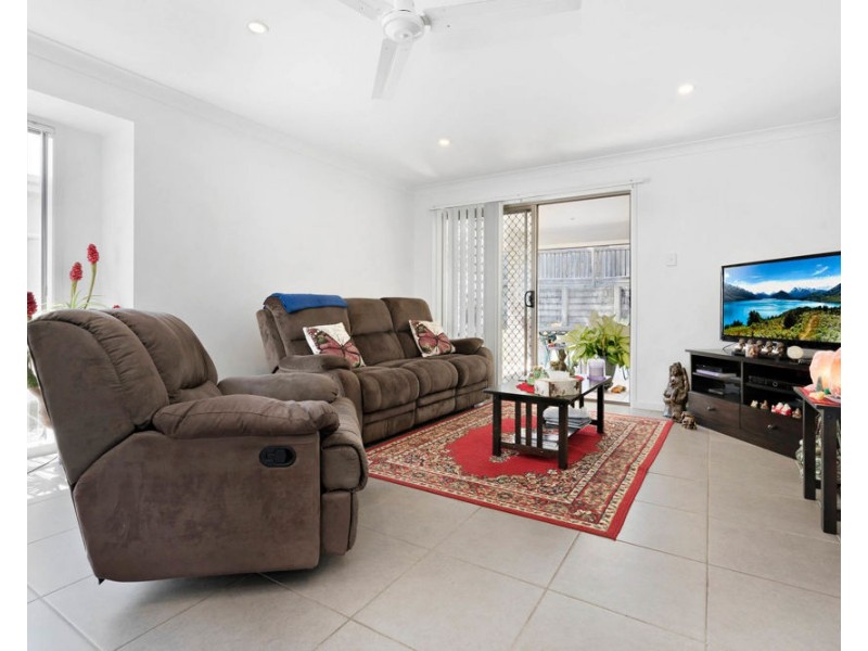 27 Riverstone Crescent, Little Mountain QLD 4551