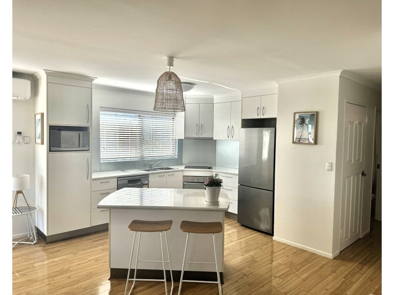 6/17 Akeringa Place, Mooloolaba QLD 4557