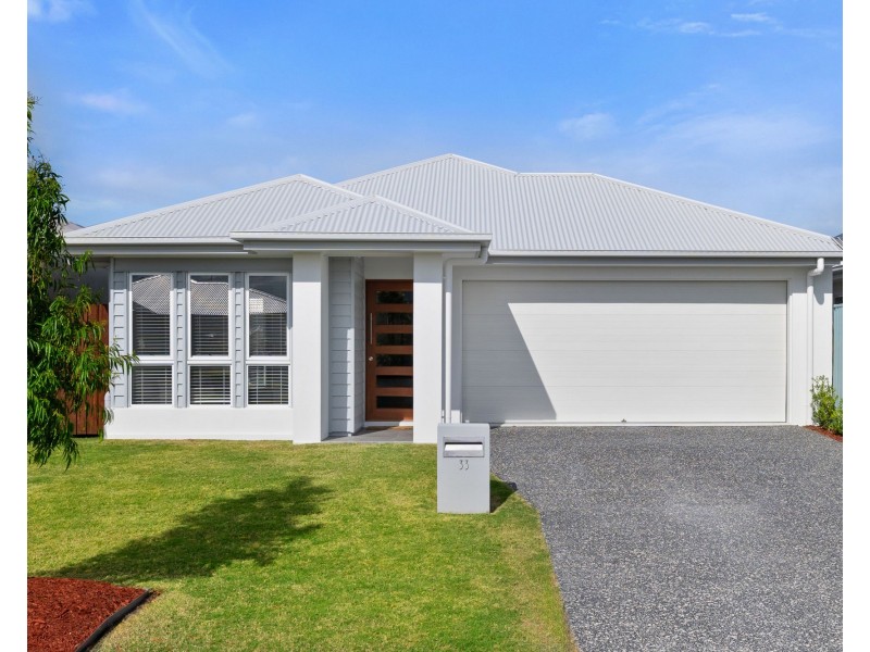 33 Valley Crescent, Palmview QLD 4553