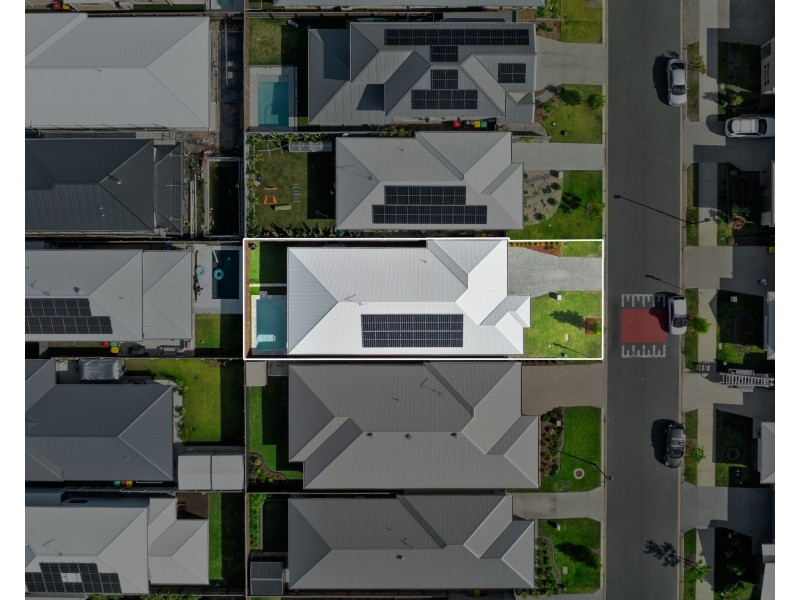 33 Valley Crescent, Palmview QLD 4553