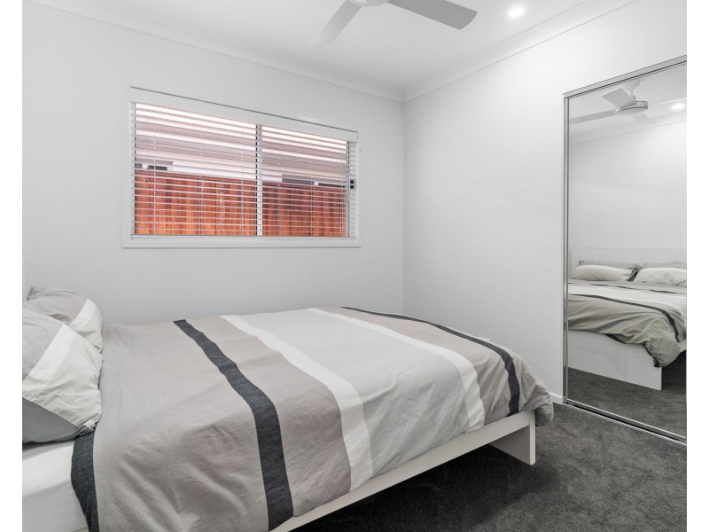 33 Valley Crescent, Palmview QLD 4553