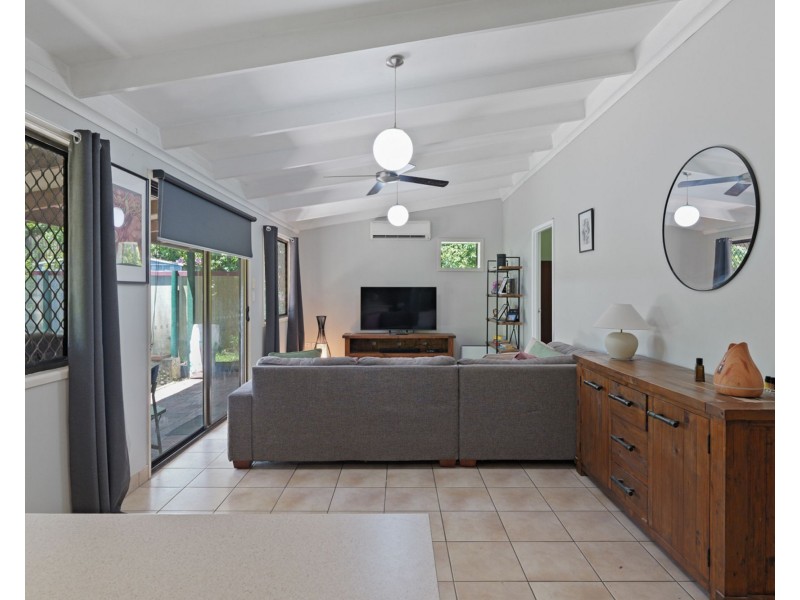 13 Gympie Street S, Landsborough QLD 4550