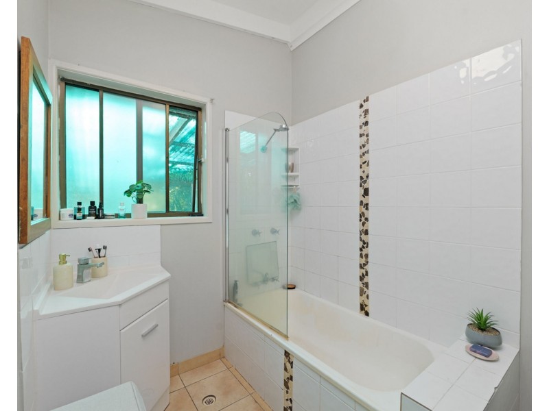 13 Gympie Street S, Landsborough QLD 4550