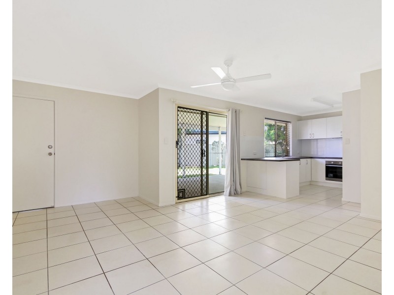 16 Ilaroo Crescent, Warana QLD 4575