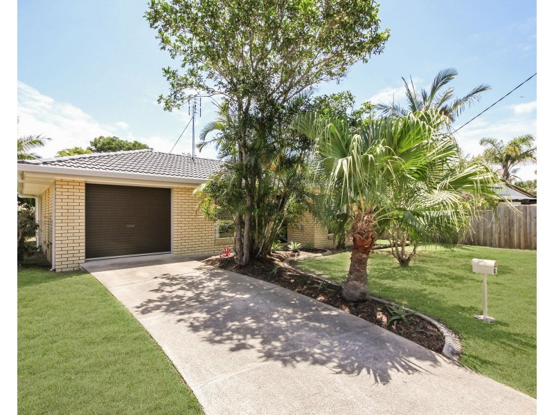 16 Ilaroo Crescent, Warana QLD 4575
