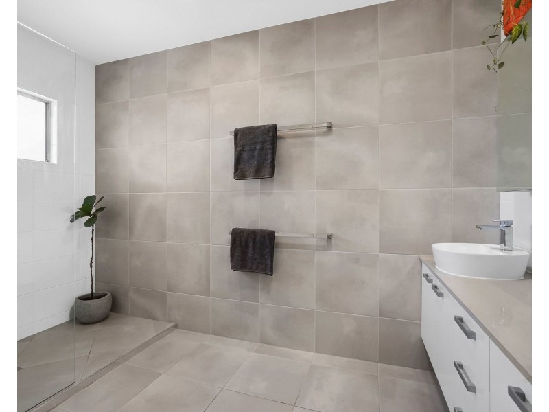 60/1a Regatta Boulevard, Wurtulla QLD 4575