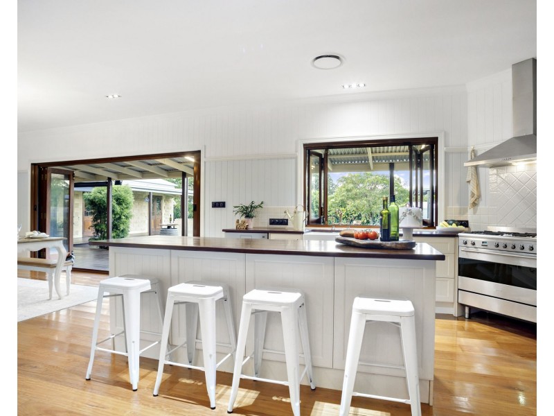 78 Allan Avenue, Glass House Mountains QLD 4518