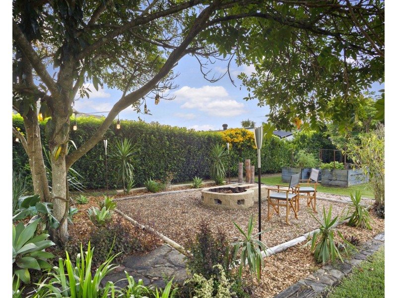 78 Allan Avenue, Glass House Mountains QLD 4518