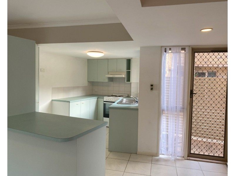 1/16 Carrothool Place, Mooloolaba QLD 4557