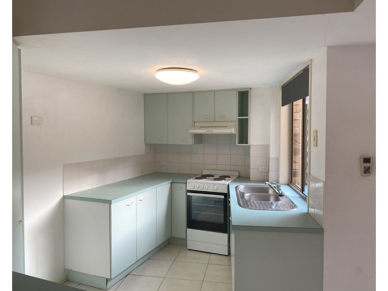 1/16 Carrothool Place, Mooloolaba QLD 4557