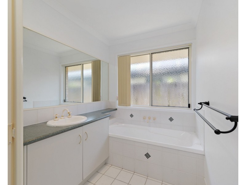27 O’Reilly Drive, Caloundra West QLD 4551