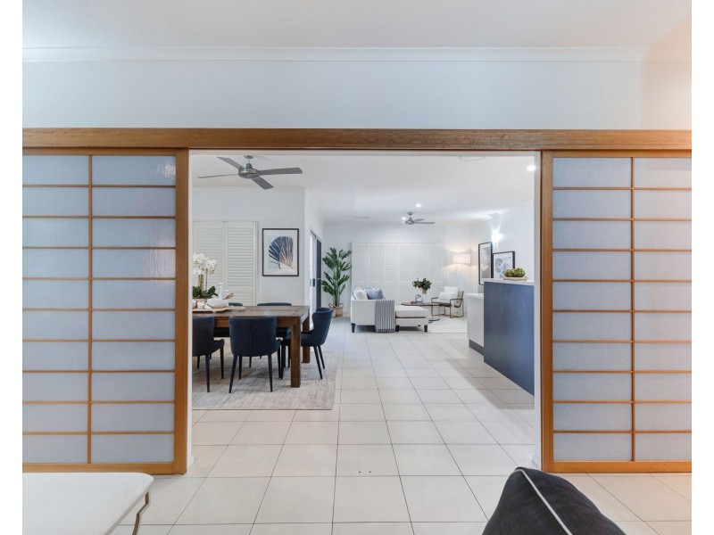 13 North Beach Place, Mudjimba QLD 4564