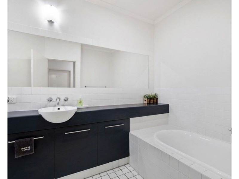 13 North Beach Place, Mudjimba QLD 4564