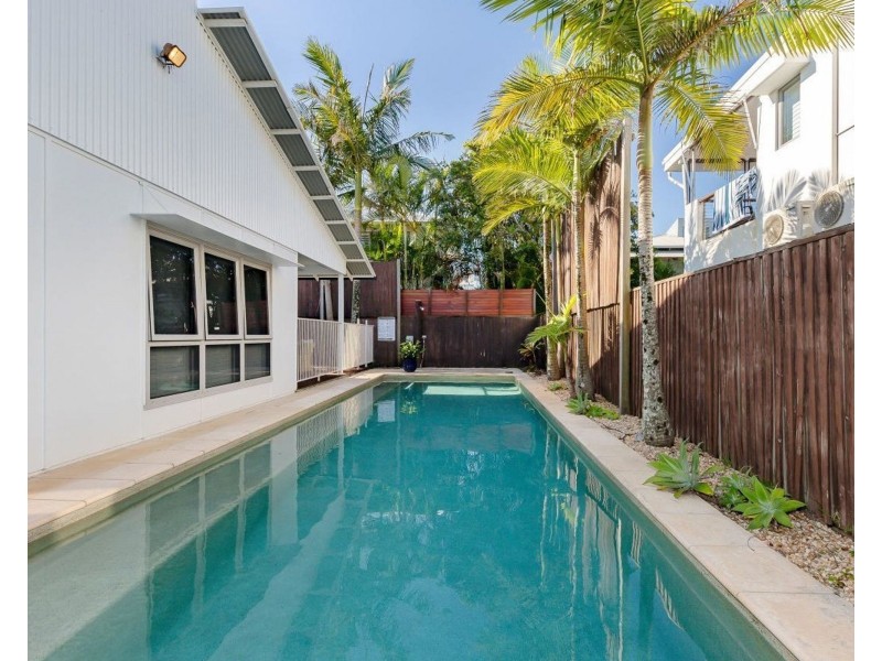 13 North Beach Place, Mudjimba QLD 4564