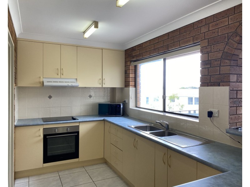 8/19 Carinya Street, Mooloolaba QLD 4557