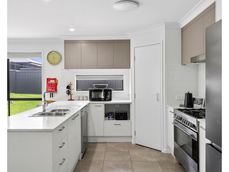 12 Balmoral Crescent, Southside QLD 4570