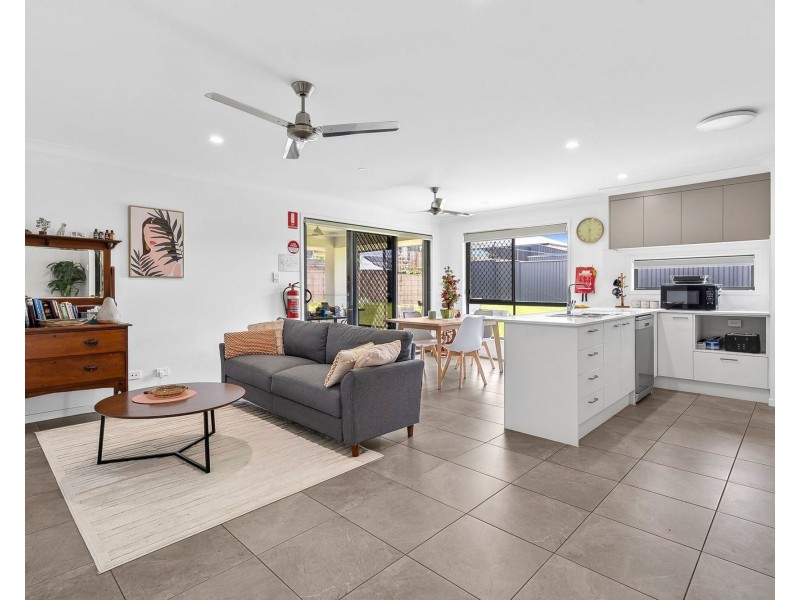 12 Balmoral Crescent, Southside QLD 4570
