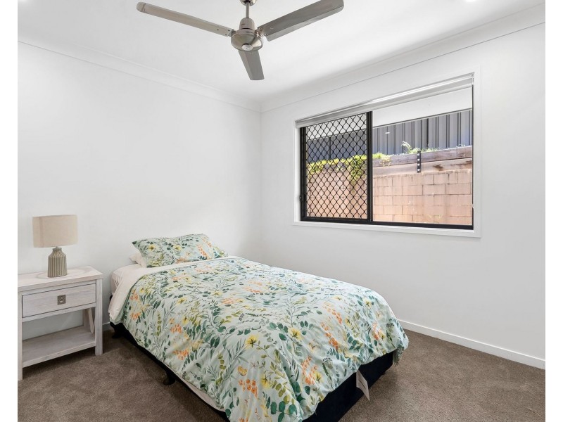 12 Balmoral Crescent, Southside QLD 4570