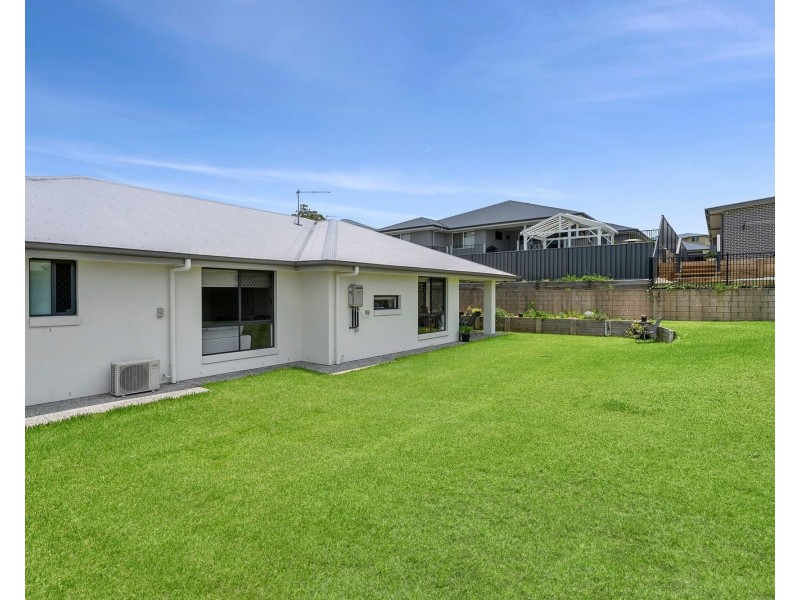 12 Balmoral Crescent, Southside QLD 4570