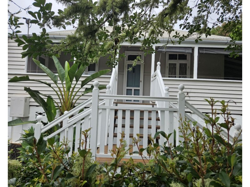 8 Pavilion Street, Pomona QLD 4568