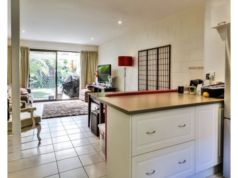 2/22 Goonawarra Drive, Mooloolaba QLD 4557