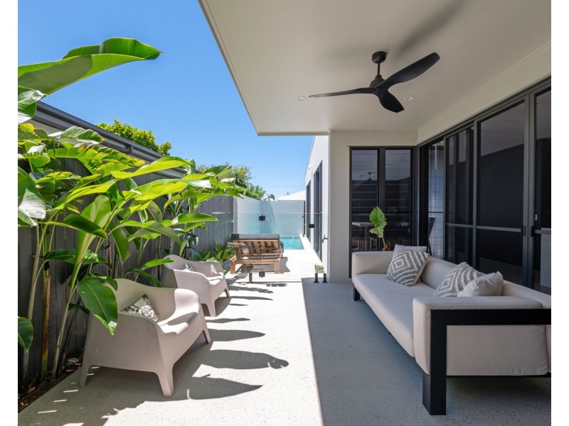 1/6 Wiluna Street, Warana QLD 4575