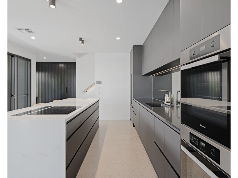 1/6 Wiluna Street, Warana QLD 4575