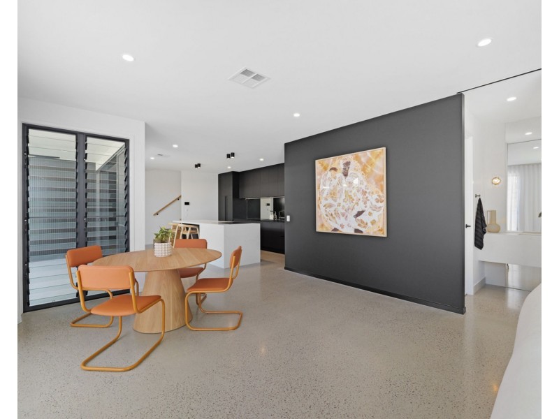 1/6 Wiluna Street, Warana QLD 4575