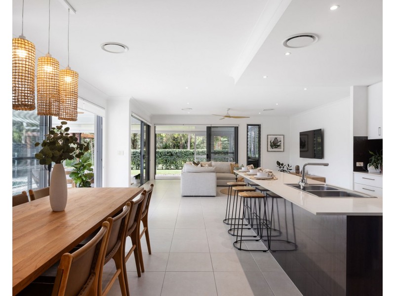 77 The Avenue, Peregian Springs QLD 4573