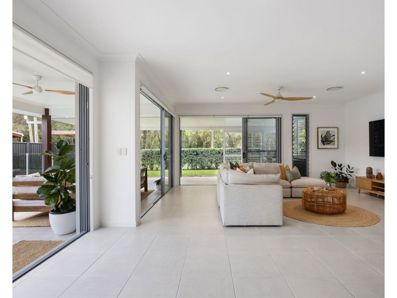 77 The Avenue, Peregian Springs QLD 4573