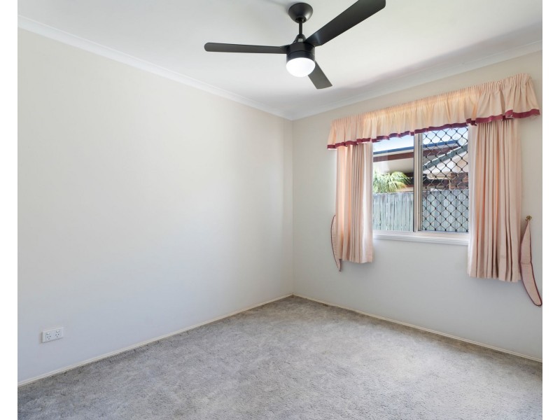 1 Howea Close, Currimundi QLD 4551