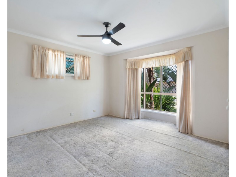 1 Howea Close, Currimundi QLD 4551