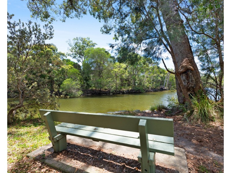 1 Howea Close, Currimundi QLD 4551