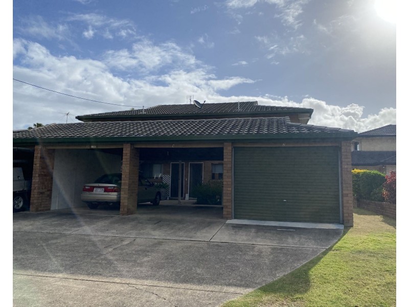 4/11 Goonawarra Drive, Mooloolaba QLD 4557