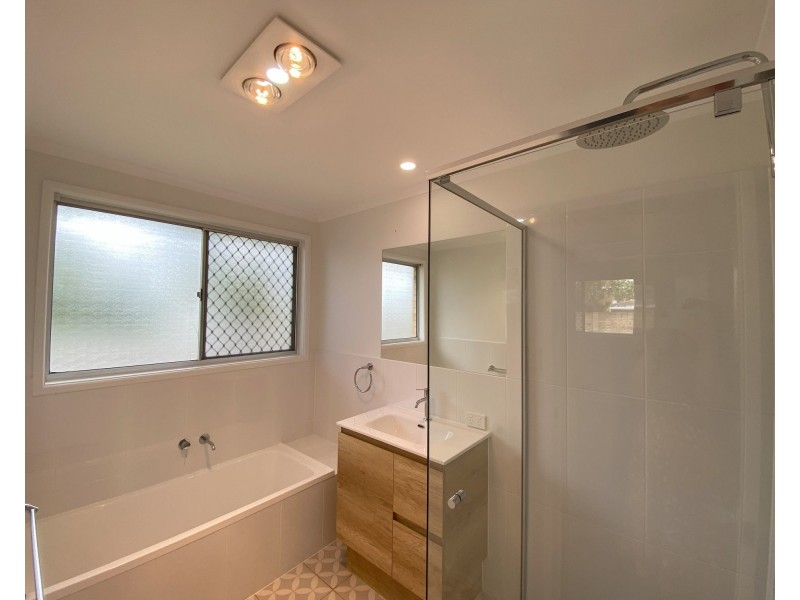 8 Currawan Street, Warana QLD 4575