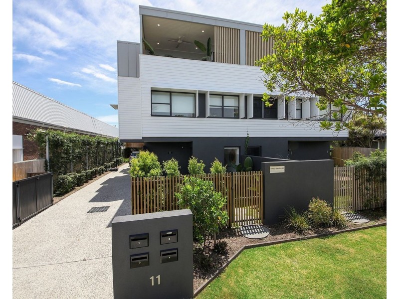 1/11 Ilaroo Crescent, Warana QLD 4575