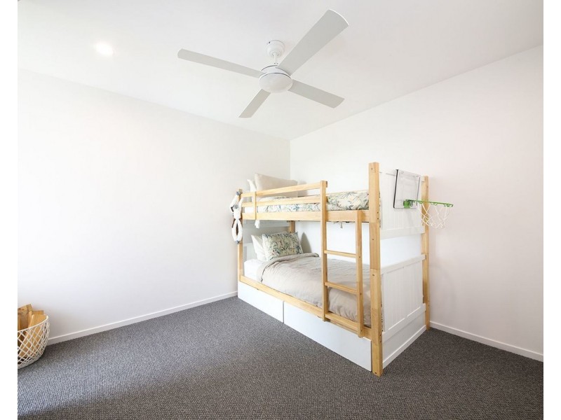 1/11 Ilaroo Crescent, Warana QLD 4575