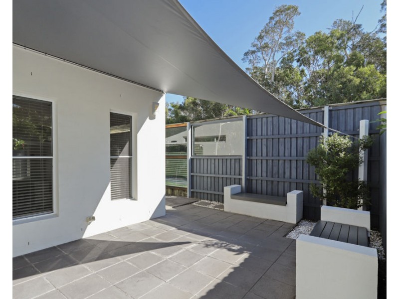 136 Grand Parade, Kawana Island QLD 4575