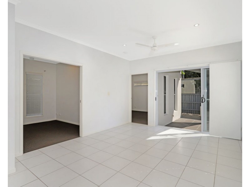 136 Grand Parade, Kawana Island QLD 4575